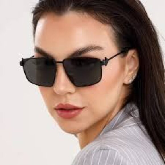 NEW BOTTEGA VENETA BV1223S 001 AVIATOR BLACK WOMEN SUNGLASSES BOTTEGA VENETA - Picture 1 of 10